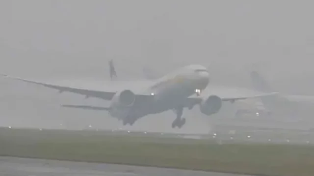 ঢাকার ফ্লাইট গেল কলকাতা-হায়দরাবাদ!