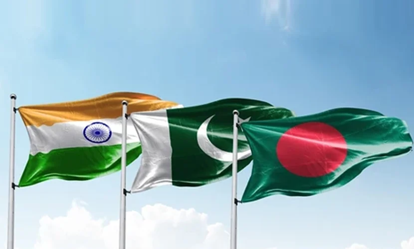 পাকিস্তানিদের জন্য ঢাকার ভিসানীতি শিথিল, ভারতের উদ্বেগ