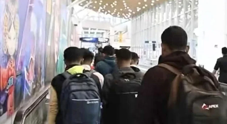 বিমানবন্দর থেকে প্রবাসীদের ফেরত পাঠাল অভিবাসন বিভাগ