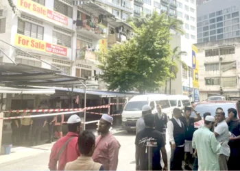 বন্ধ করে দিল বাংলাদেশি মসজিদ