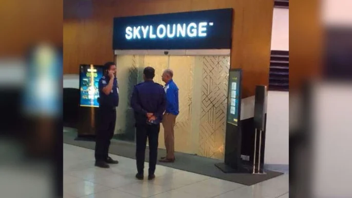 বিজিবির সাবেক মহাপরিচালক বিমানবন্দরে আটক