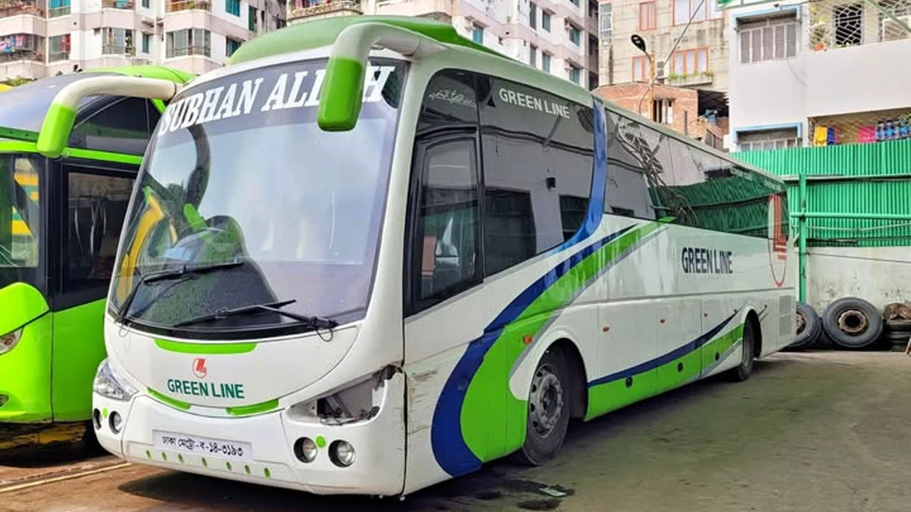 গ্রিন লাইন পরিবহনের অপেশাদার আচরণ, মধ্যরাতে ভোগান্তিতে প্রবাসী