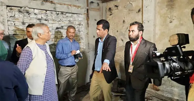 দেশি-বিদেশি গণমাধ্যমকর্মীদের নিয়ে আয়নাঘর পরিদর্শনে প্রধান উপদেষ্টা