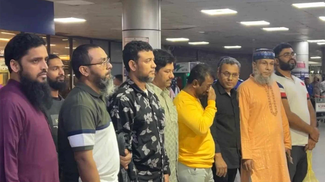 অভ্যুত্থান ঘি‌রে জেল খেটে দেশে ফিরলেন ১০ সৌদি প্রবাসী