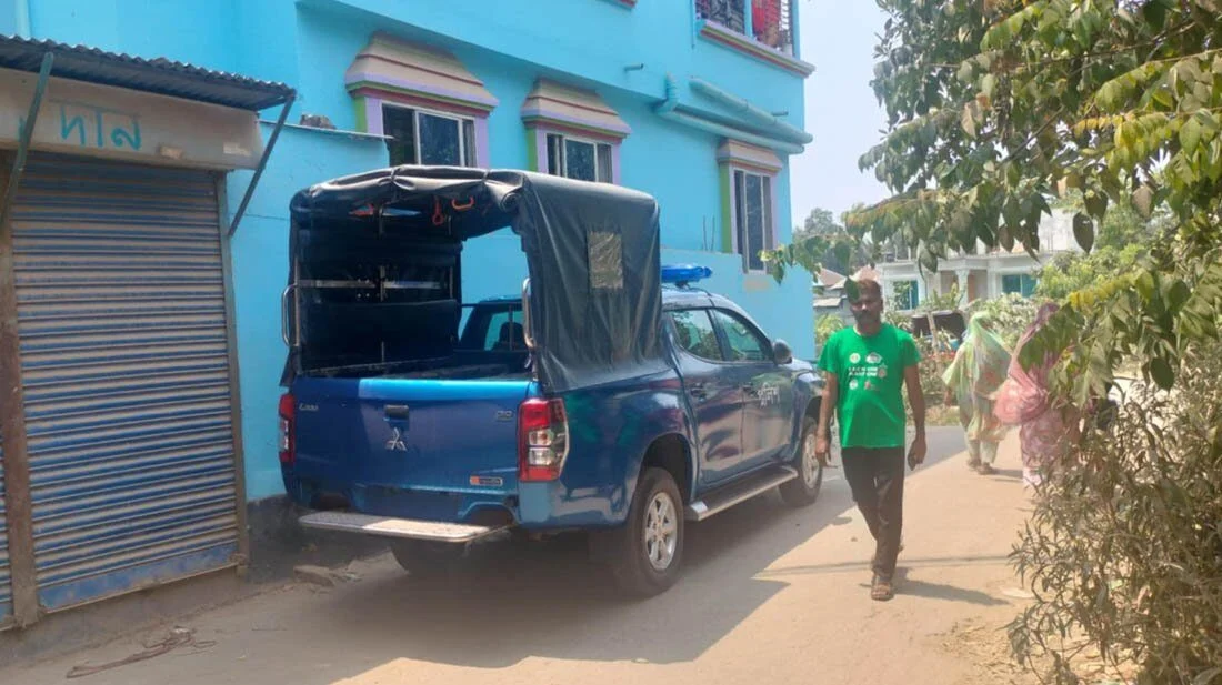 দেশে ফেরার জন্য বিমান ধরেছেন স্বামী, ঘরে পড়ে ছিল স্ত্রীর মরদেহ