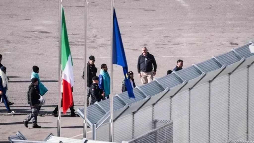 আদালতের নির্দেশে ইতালিতে ফিরছেন বাংলাদেশিসহ ৪৩ জন