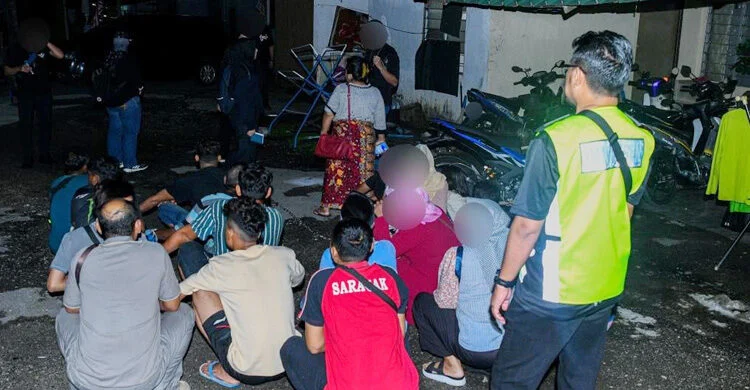 মালয়েশিয়ায় বাংলাদেশিসহ গ্রেফতার ৯৬ অভিবাসী